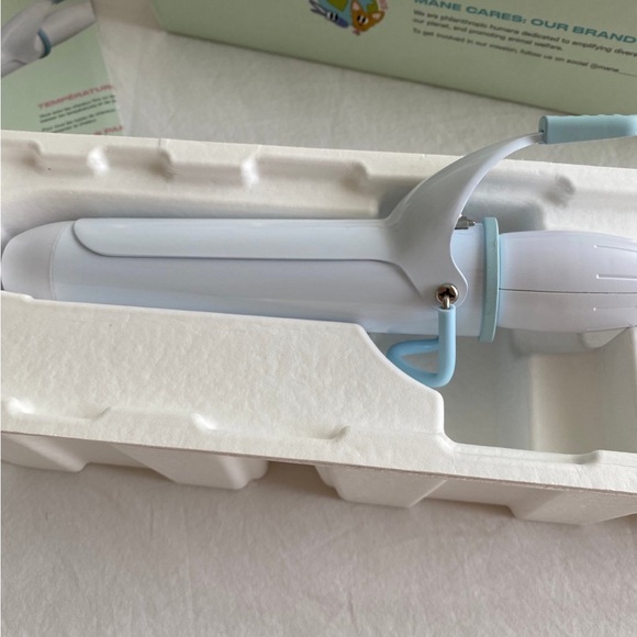 MANE  1.5” curling iron - Picture 4 of 5